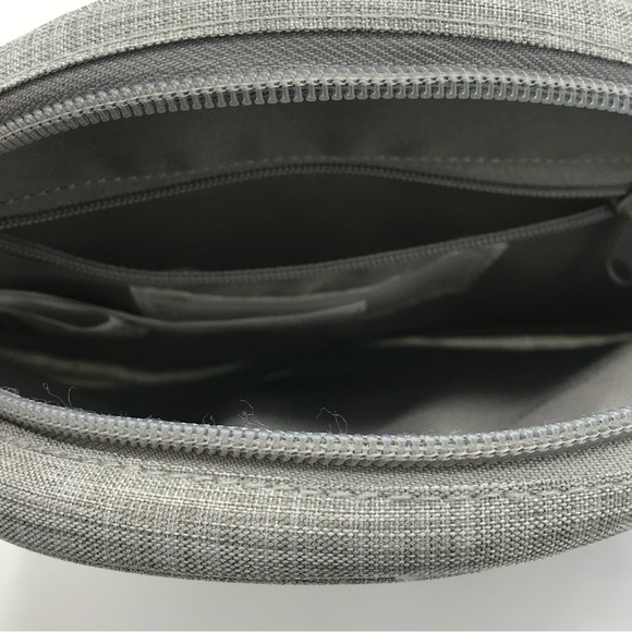 NWT Champion Canteen Cross Body Bag - Picture 3 of 12